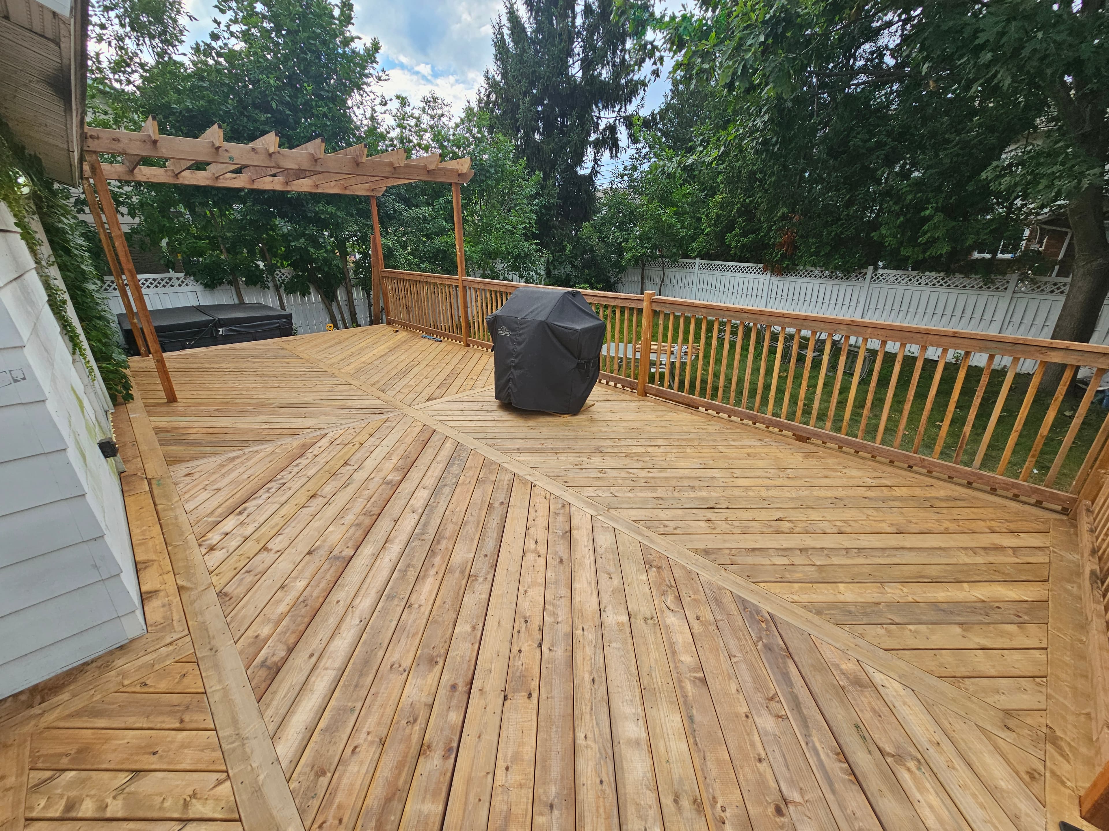 Entertaining Deck with Pergola — photo 3